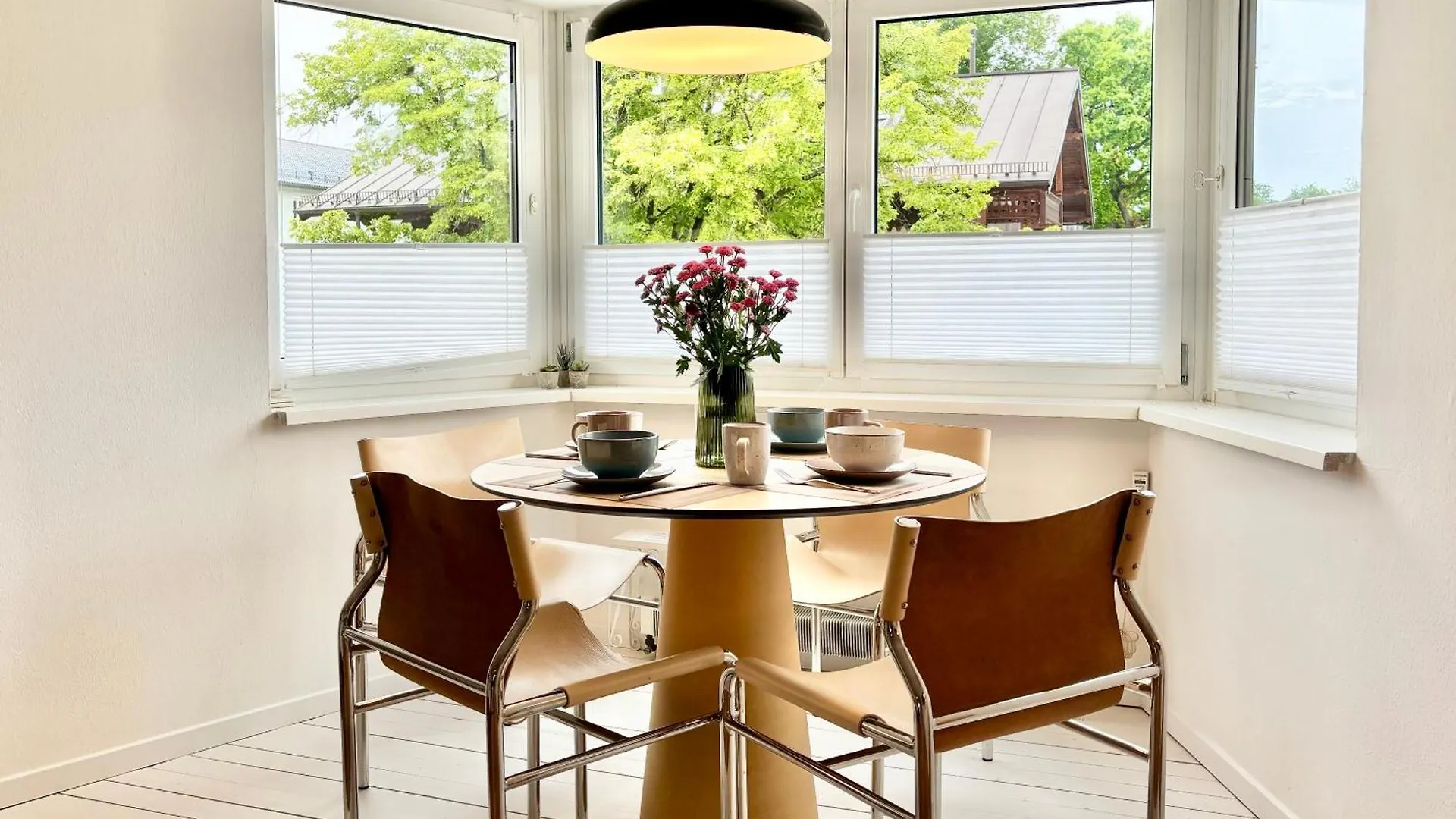 Snug Stays 6 - Ruhige Toplage Seeblick Maisonette Design-Wohnung I 3-Zimmer I Zentral Starnberg