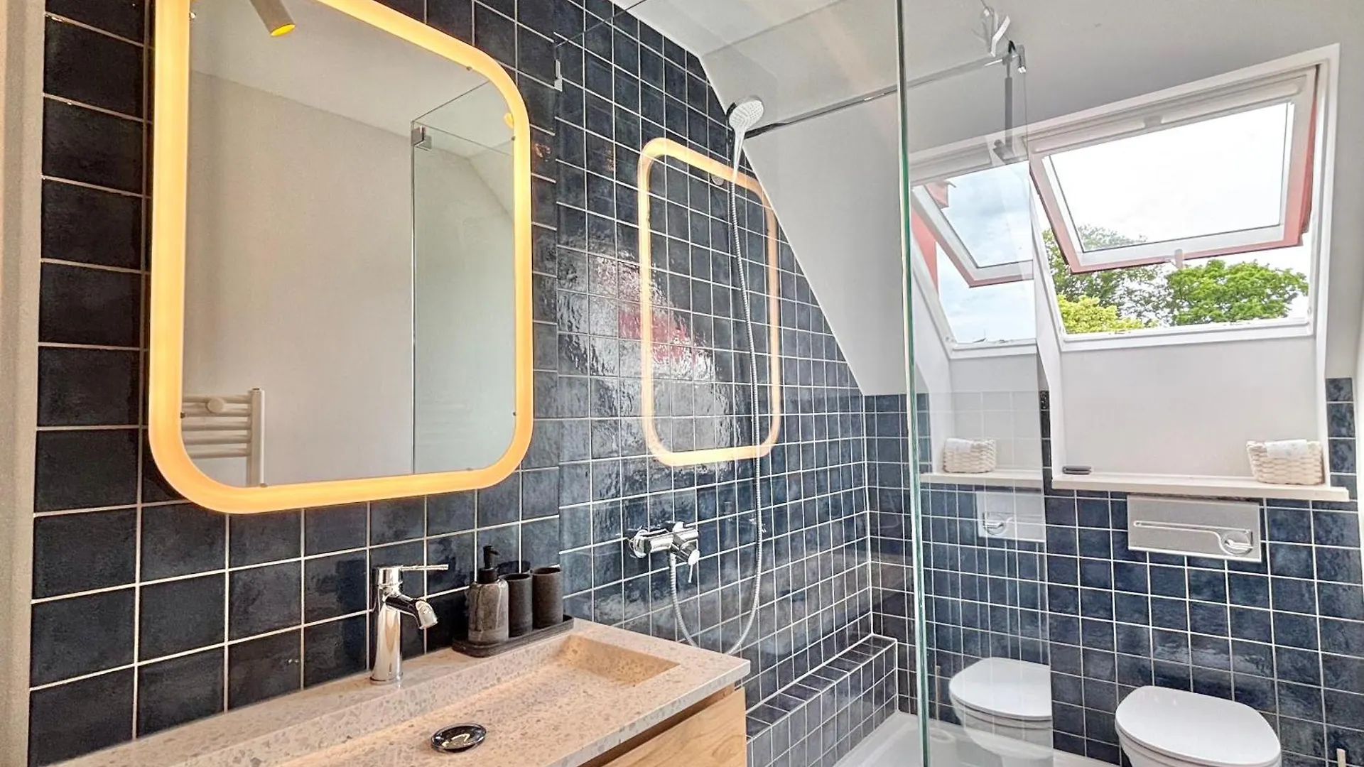 Snug Stays 6 - Ruhige Toplage Seeblick Maisonette Design-Wohnung I 3-Zimmer I Zentral Starnberg