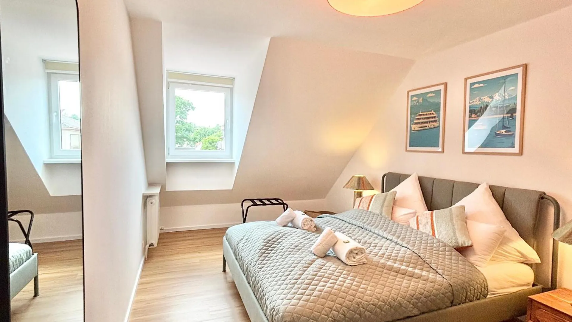 Apartment Snug Stays 6 - Ruhige Toplage Seeblick Maisonette Design-Wohnung I 3-Zimmer I Zentral Starnberg Germany